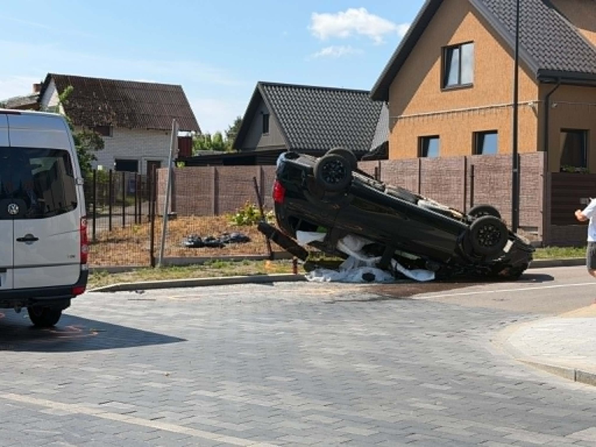 Passersby Rescue Driver After Marijampolė Traffic Collision