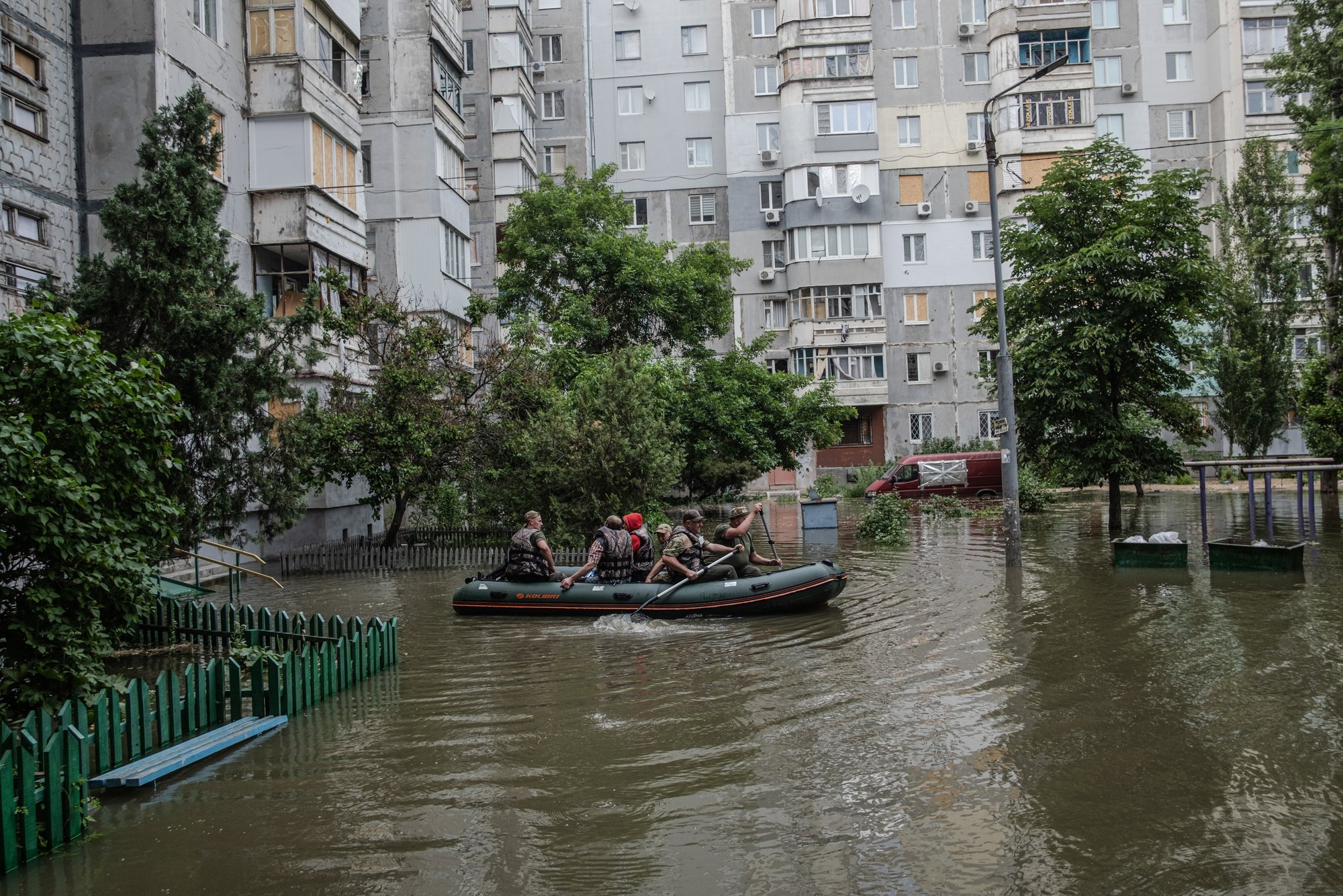 Ukraina: potvynis sprogus Kachovkos užtvankai apima daugiau nei 600 ...