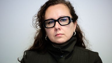 Neblaivi vairavusi buvusi kultūros viceministrė Urbanavičienė prašo teismo jos nebausti griežčiau