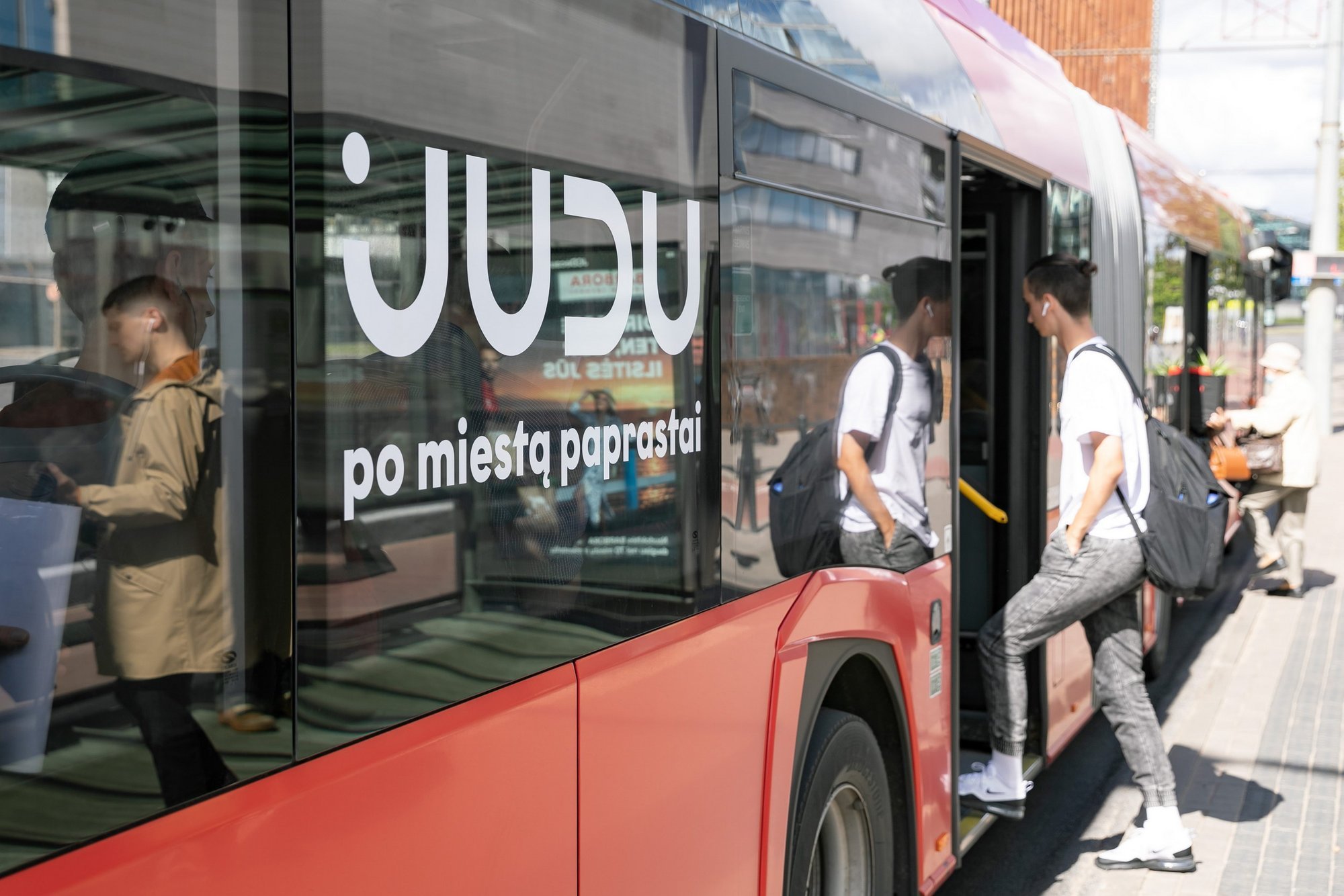 Vilnius requires 'Ukrainian Card' for free public transport from September