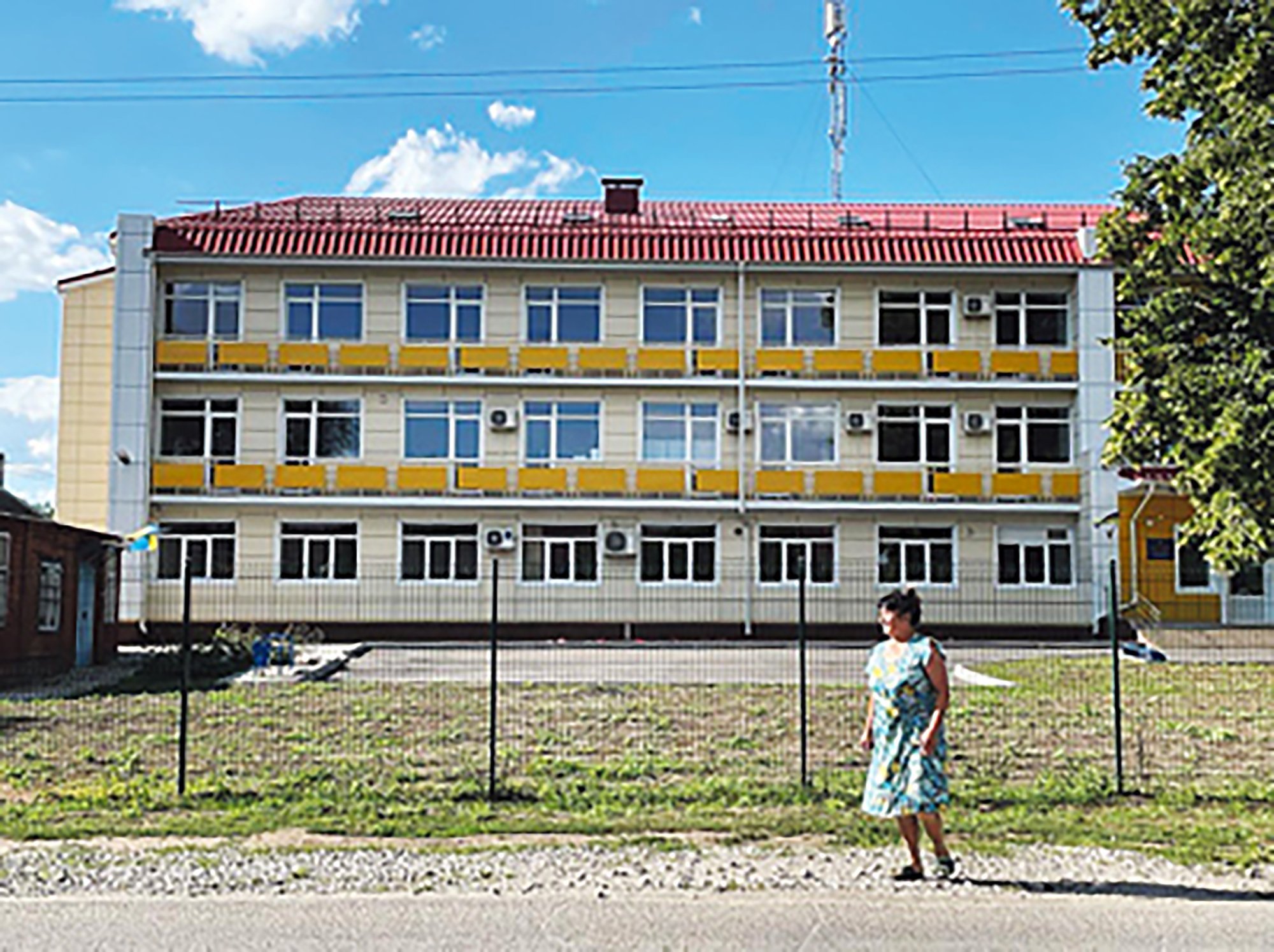 The pride of the village is the hospital (Photo by Eldorado Butrim)