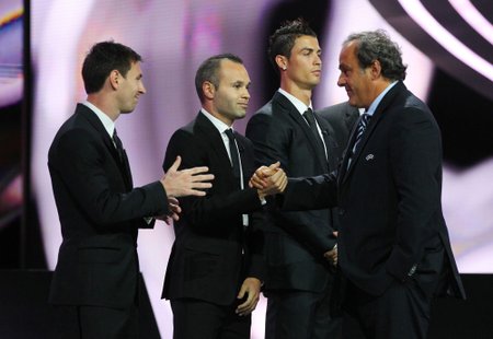 Lionelis Messi, Andresas Iniesta, Cristiano Ronaldo ir Micelis Platini