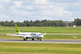 „airBaltic“ pasiteisinimai eksperto neįtikino: tam buvo galima pasiruošti iš anksto 