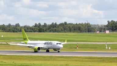 „airBaltic“ pasiteisinimai eksperto neįtikino: tam buvo galima pasiruošti iš anksto 