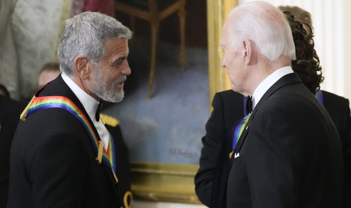 George'as Clooney ir Joe Bidenas