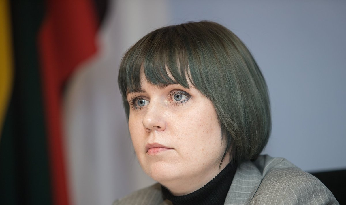 Dovilė Šakalienė. Kodėl moterys smerkia kitas moteris? - Delfi