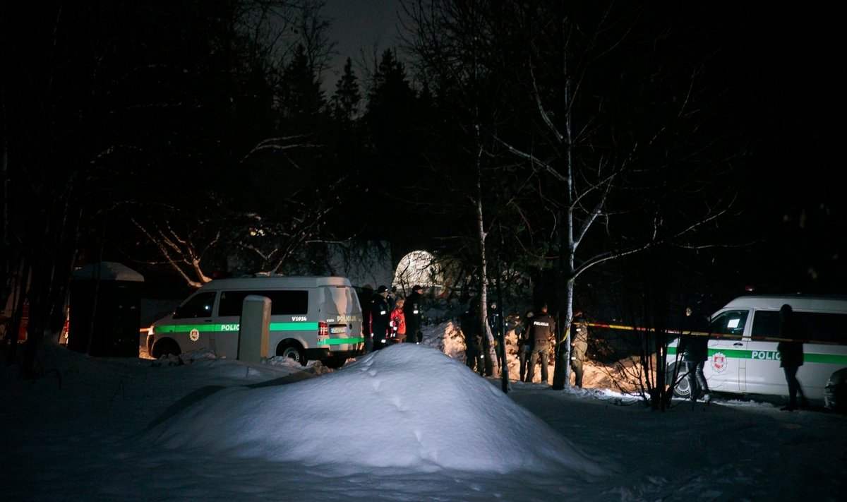 Vilniaus rajone policininkas nušovė moterį