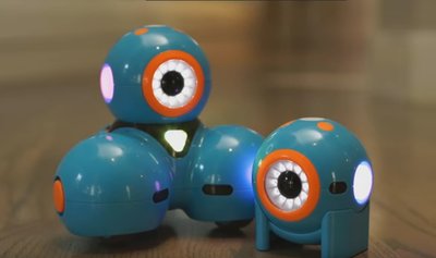 Dot Dash robotai