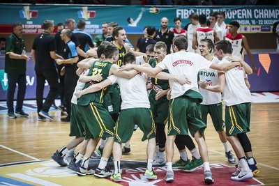 Lietuvos jaunių (U-18) rinktinės krepšininkai