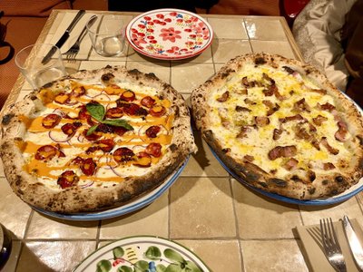 Flying Tomato Pizza