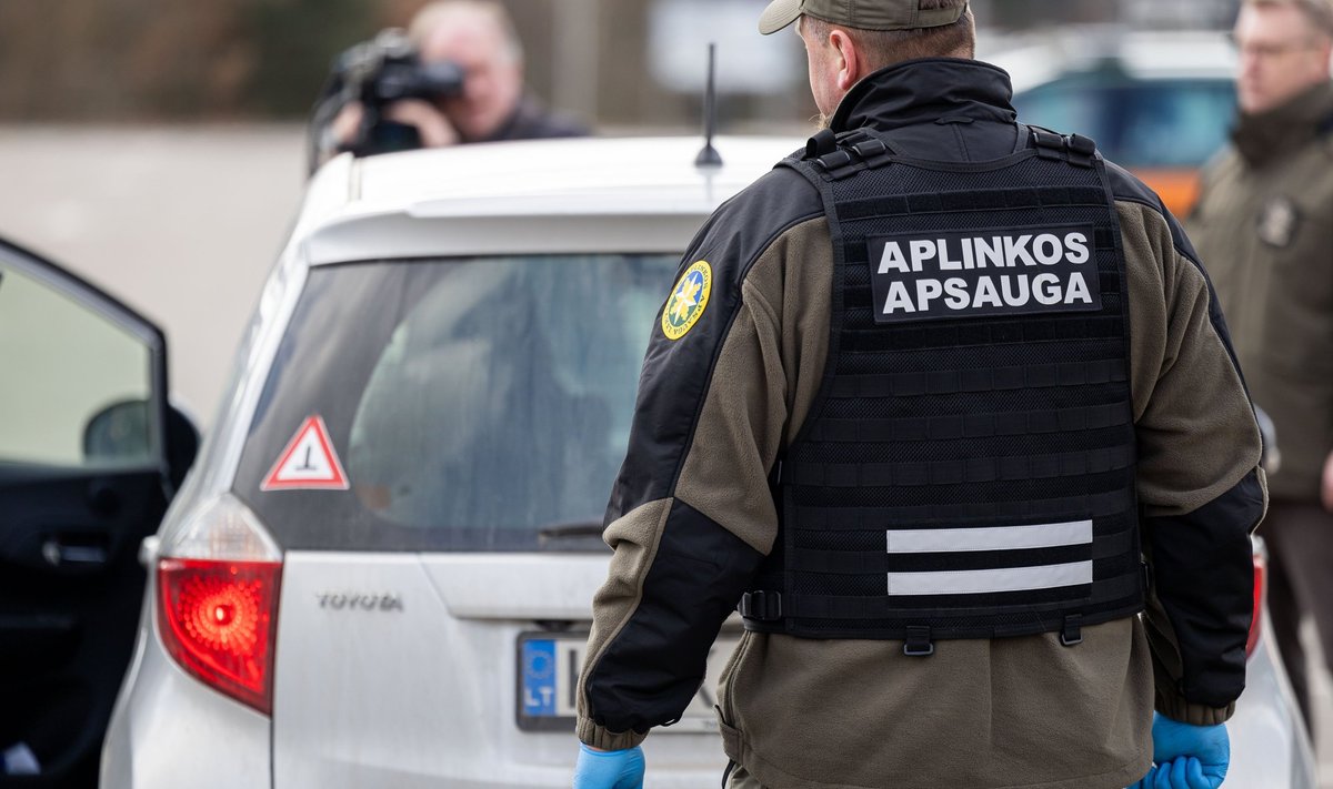 Demonstracinis Aplinkos apsaugos departamento automobilių taršos patikrinimas Vilniuje