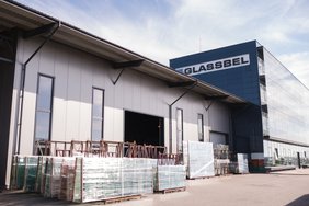 Stiklo ir jo paketų gamybos įmonėje – atleidimai: keičiama strategija 