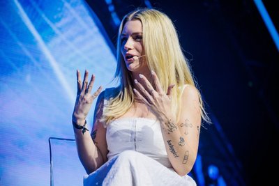 Modelis Lottie Moss apsinuogina visai ne tam, kad patenkintų vyrų geismą