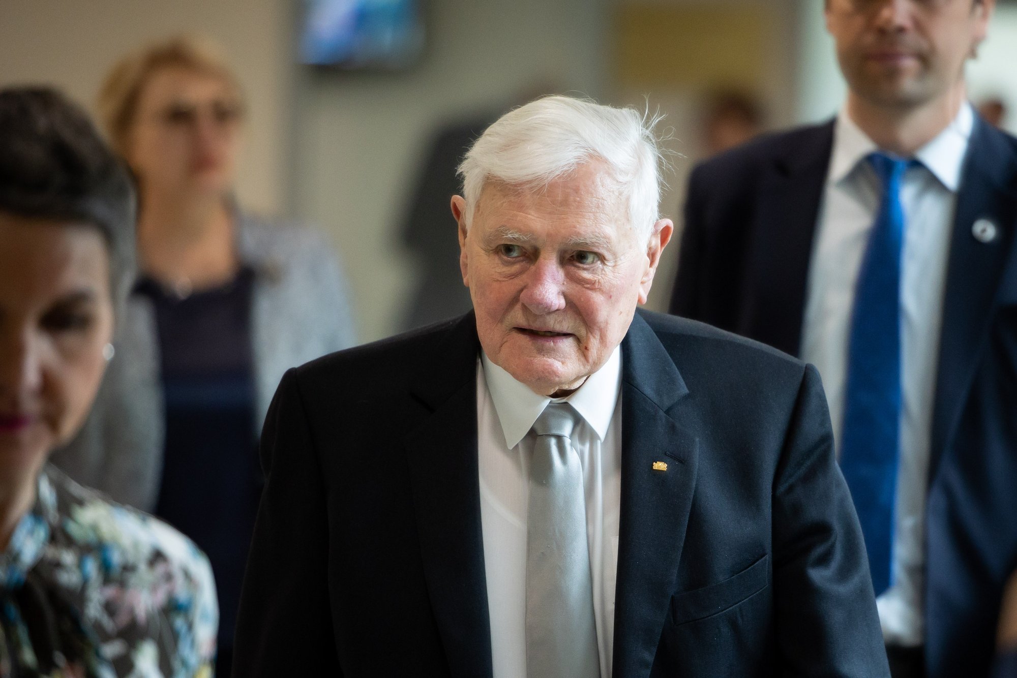 Valdas Adamkus changes usual image: seen rarely like this