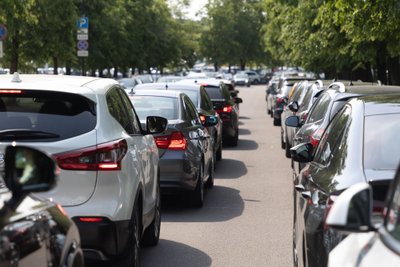 Automobilių spūstis prie LITEXPO parodų centro