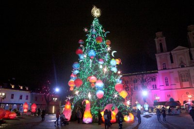 Kauno „kosminė" Kalėdų eglė