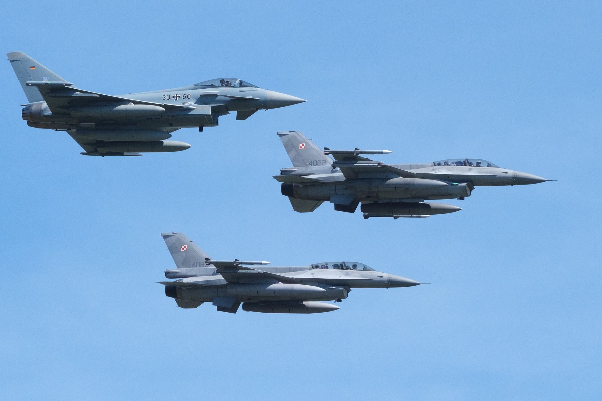 Polish fighters intercept Russian reconnaissance plane 30 km from the coast