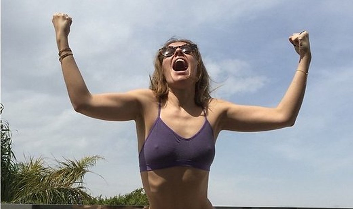 Жігіт жыныстық қатынас кезінде ерлі-зайыптылардың мысығын жалайды Әйелдерден сперматозоидтар шығады