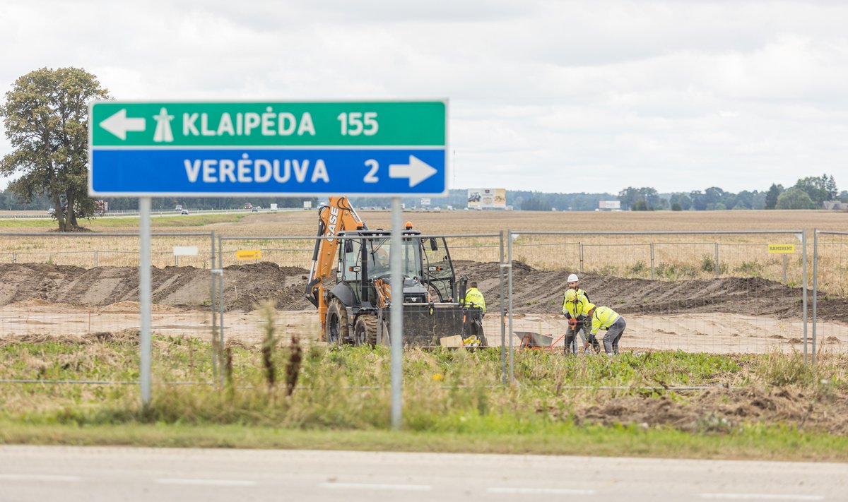 Elektromobilių įkrovimo parko kelyje Kaunas - Klaipėda statybų pradžios renginys