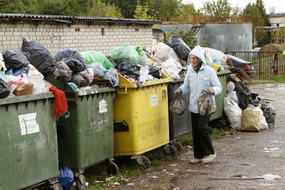 Šiukšlės Domeikavoje, Neries gatvėje