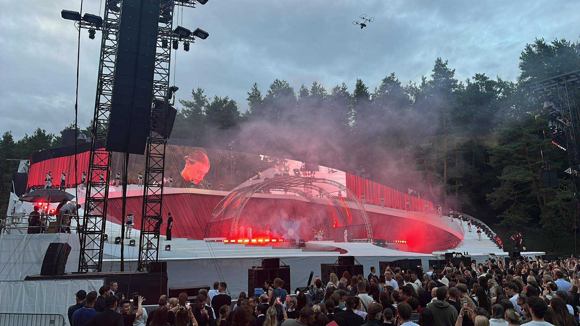 ミュージック Dream Stage Welcome in SkyPeaceisen Part Jessicos Shy koncerte – atlikėjos sau mestas iššūkis