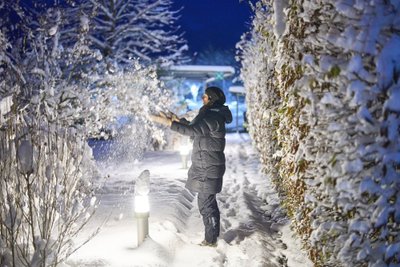 Vokietijoje ir Prancūzijoje gausiai prisnigo: sutriko eismas, elektros tiekimas