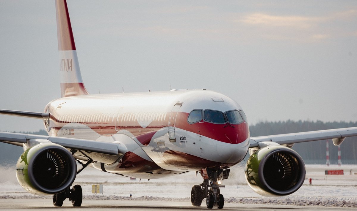 „airBaltic“ skrydžiuose ruošiama naujovė – keleiviai galėtų naudotis internetu