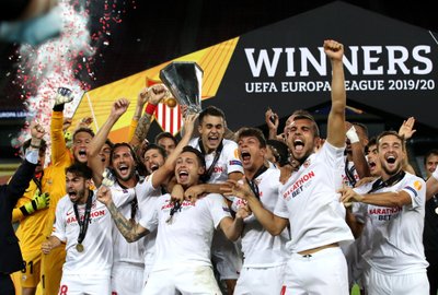 Sevilla triumfas