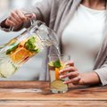 Tai su citrina ar be? Gydytoja pasakė, kokį vandenį ir kiek jo reikėtų išgerti