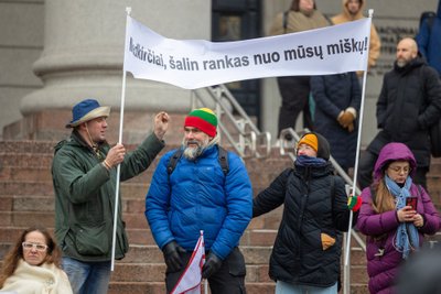 Protestas "Kieno miškas?"