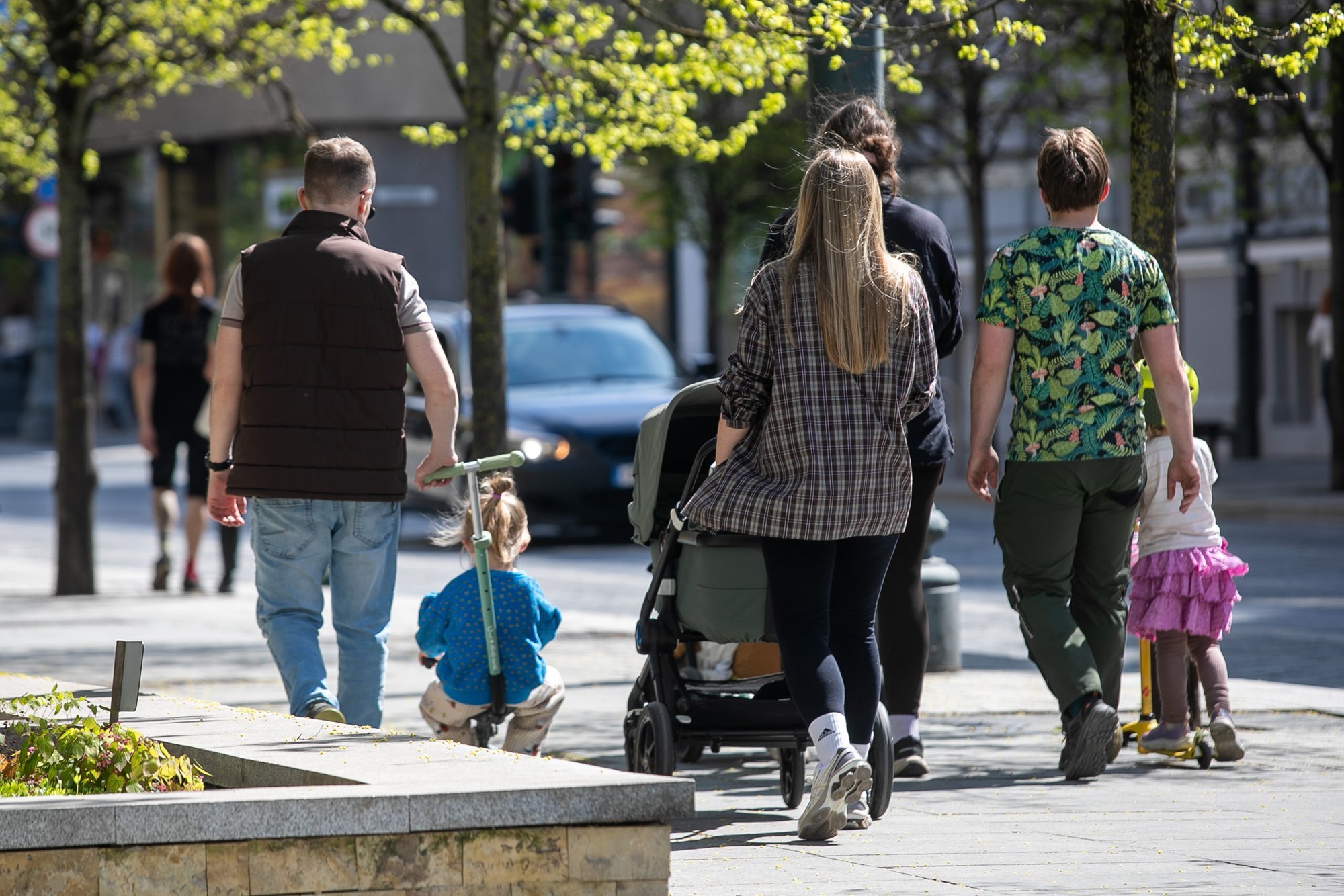 Lithuania offers state aid for children owed alimony, reveals 188 million euro debt