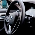Automobiliu BMW įėjimą į prekybos centrą užtvėręs vyras nubaustas už pavojingą vairavimą