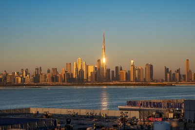 Dubajaus verslo rajonas su dangoraižiu „Burj Khalifa“