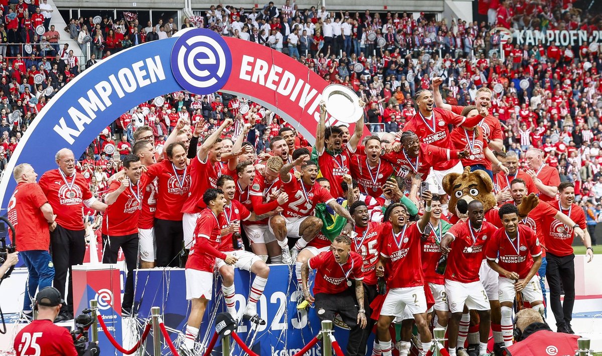 „PSV“ kelia „Eredivisie“ čempionų skydą