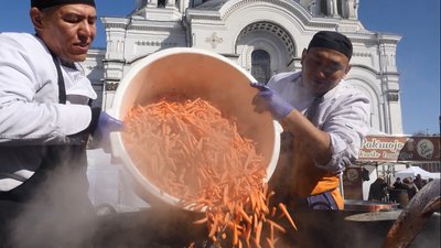 Kaune pasiektas naujas kulinarinis rekordas – išvirtas 213,55 kg svėręs uzbekiškas plovas