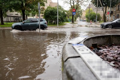 Per audrą pamesti automobilių valstybiniai numeriai