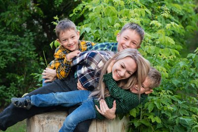 Kartais po motinystės atostogų grįžusi mama darbo vietoje jau nebesijaučia reikalinga, o kitame darbe jos vaikai nieko negąsdina.