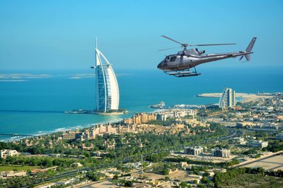 Prabangiausiu pasaulyje vadinamas burės formos Burj al Arab viešbutis