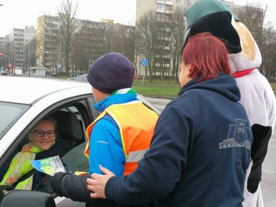 Skubančius vairuotojus stabdė mokiniai: ragino koreguoti stabdymo įpročius