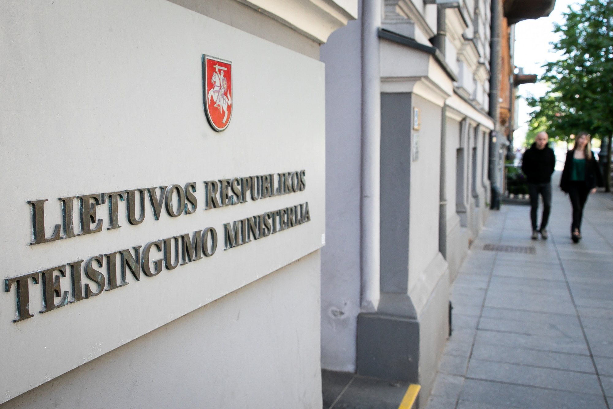 Lithuanians Draft 10,600 Wills in Six Months