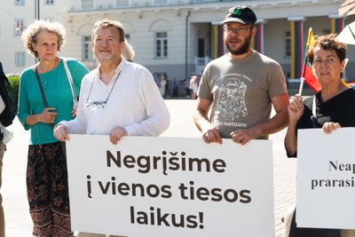 Nacionalinio susivienijimo piketas prieš ideologinę cenzūrą ir susidorojimą su žurnalistu Vidmantu Valiušaičiu