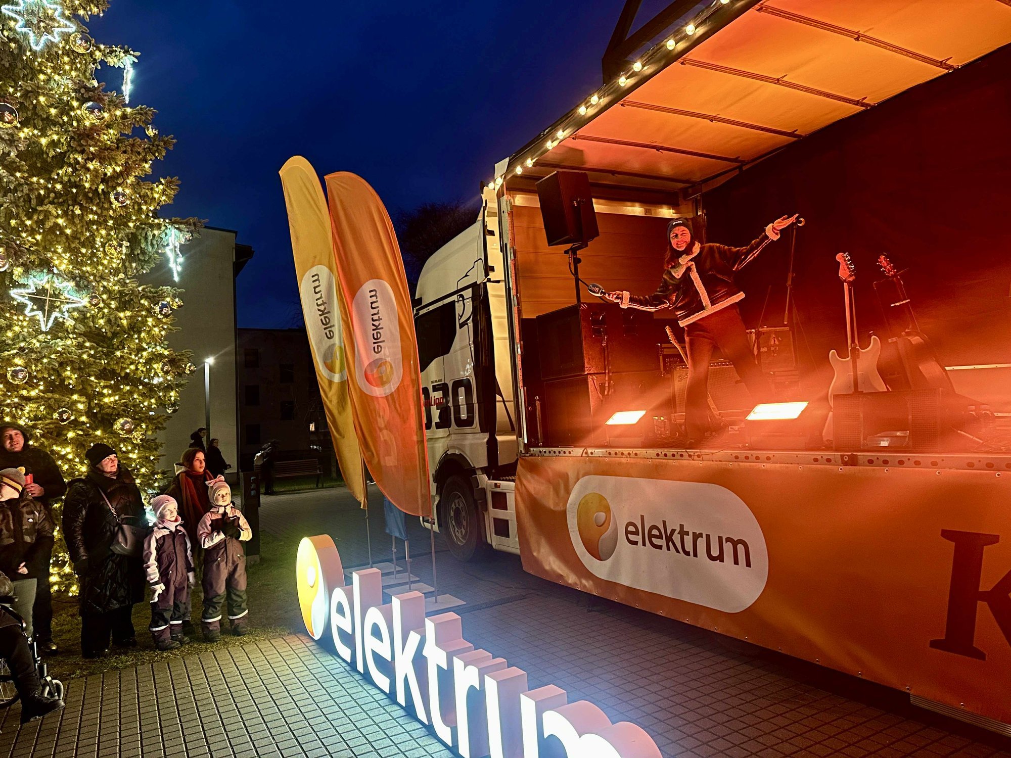 Tiesiogiai – iš Šilutės: šventinis vilkikas pasiekė savo finišą