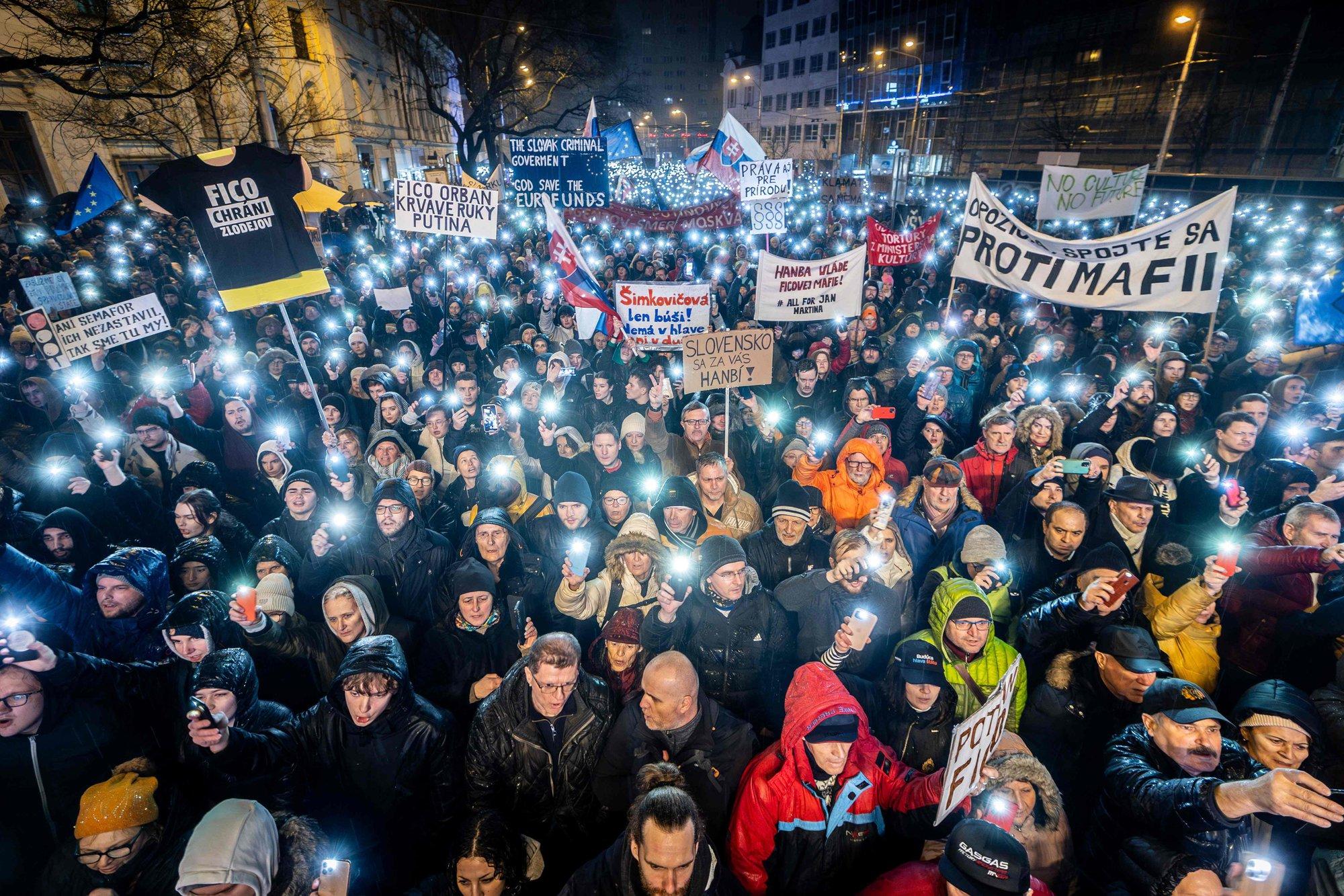 Slovakijoje – Tūkstantiniai Protestai Prieš Planuojamą Bausmių Reformą ...