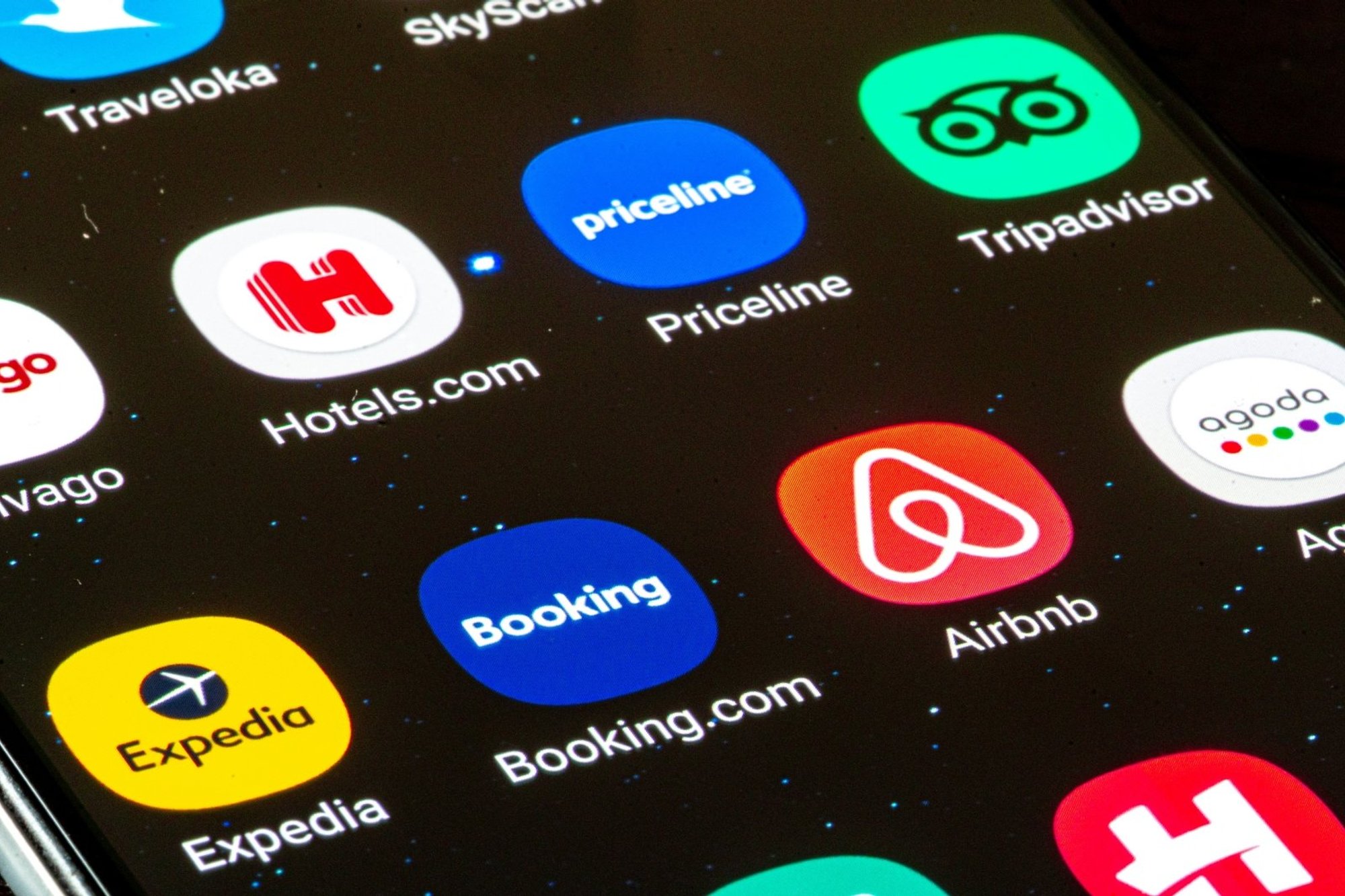 Essential Travel Apps: Which Ones Are Worth Your Phone Space?