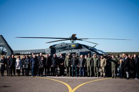 Pristatytas sraigtasparnis, skirtas į Kaliningrado sritį vykstančių traukinių stebėjimui