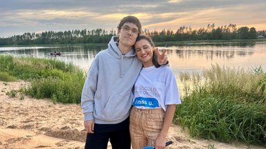 Švenčiam vasarą! Afrika dvelkiantis Žagarės vyšnių festivalis: interviu su žvaigždėmis, latvių siurprizas ir niekur kitur nematyta stotelė