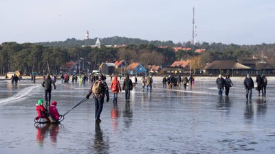 Stintapūkis Neringoje - žmonės ant ledo, 2017m.