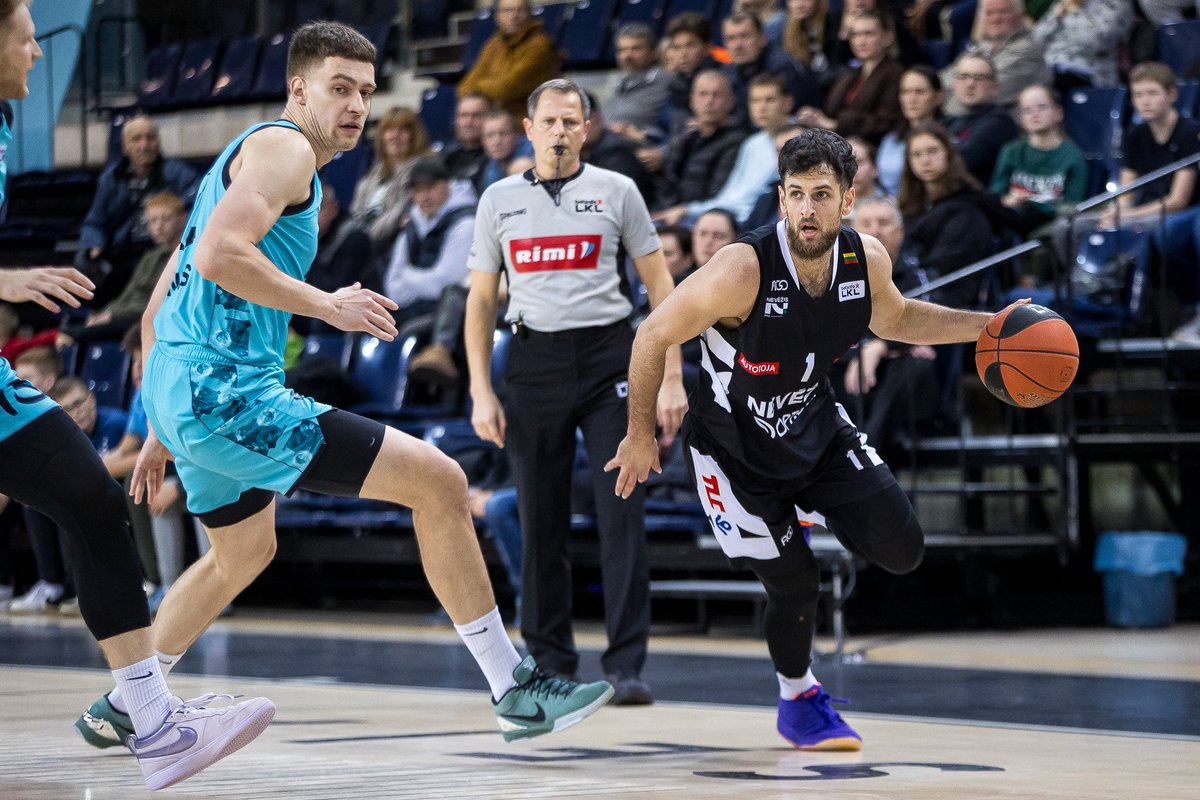 „Wolves“ laimėjo ne be teisėjų klaidos – LKL suspendavo arbitrus ...