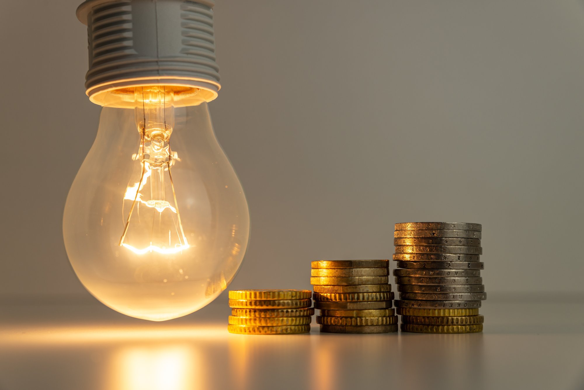 Lithuania's wholesale electricity price up 7% amid lower solar generation and imports