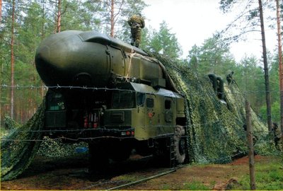 Užmaskuota Topol-M balistinė raketa